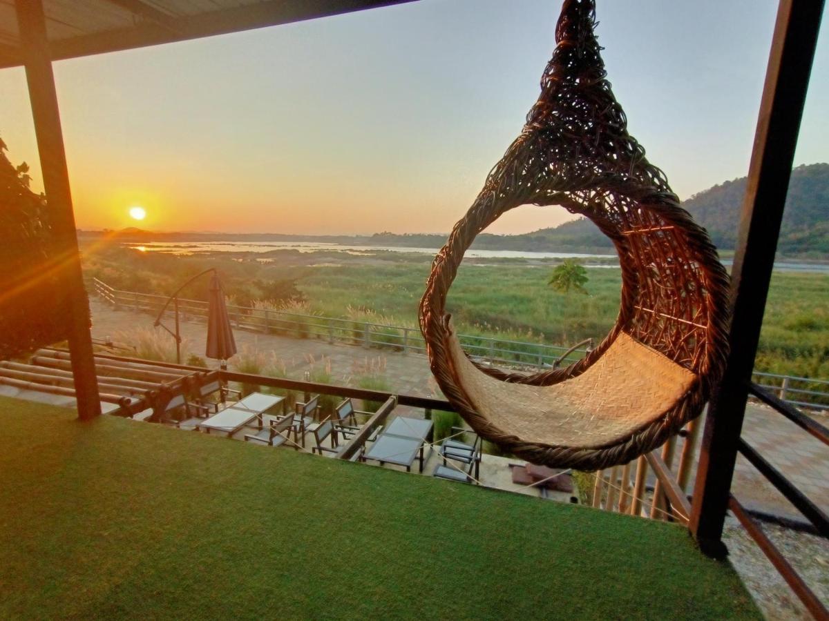 Hotel Inbox Living Rimkhong Chiang Khan Exterior foto